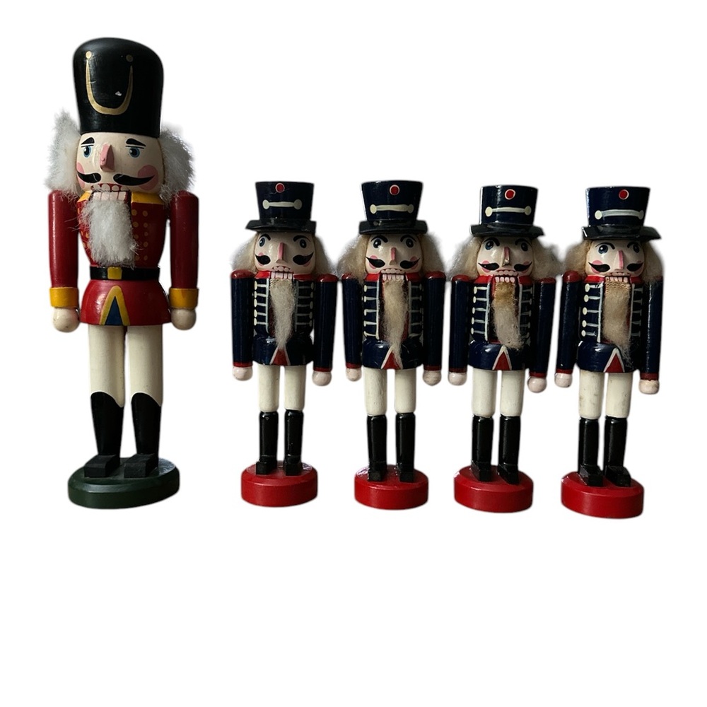 Vintage soldier nutcrackers set